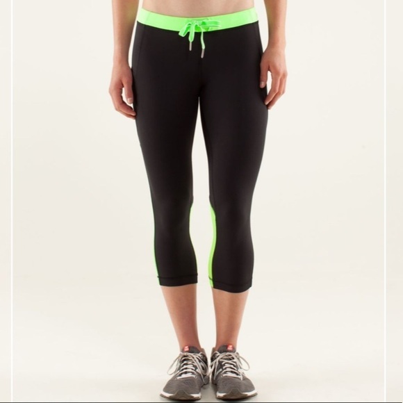 Lululemon Beach Runner Crop - Picture 2 of 6